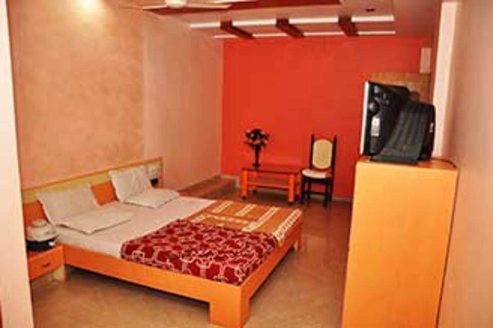 Hotel Gokul Гандинагар Екстериор снимка